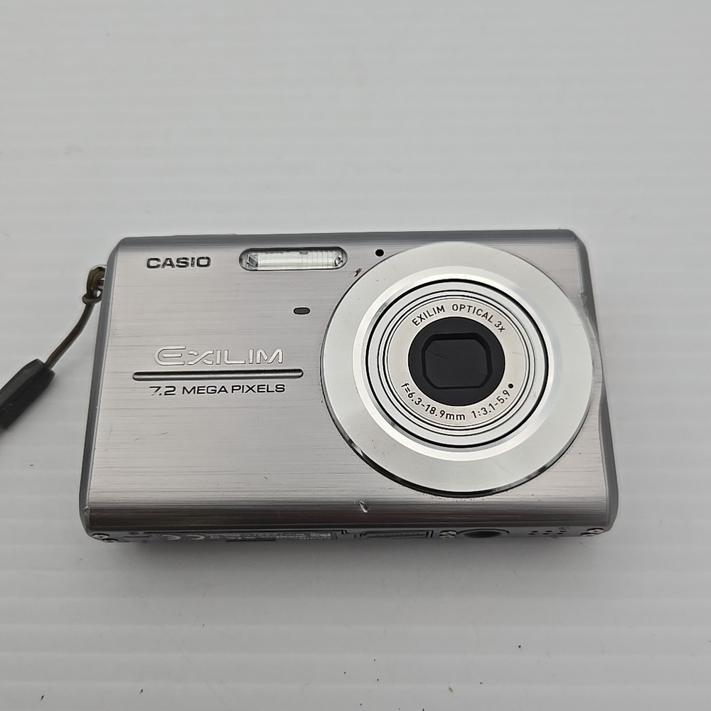 Casio EXILIM EX-Z75 7.2 MP Digital Camera (Parts Or Repair Only)
